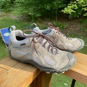 Merrill hiking shoes   Women’s size 7.